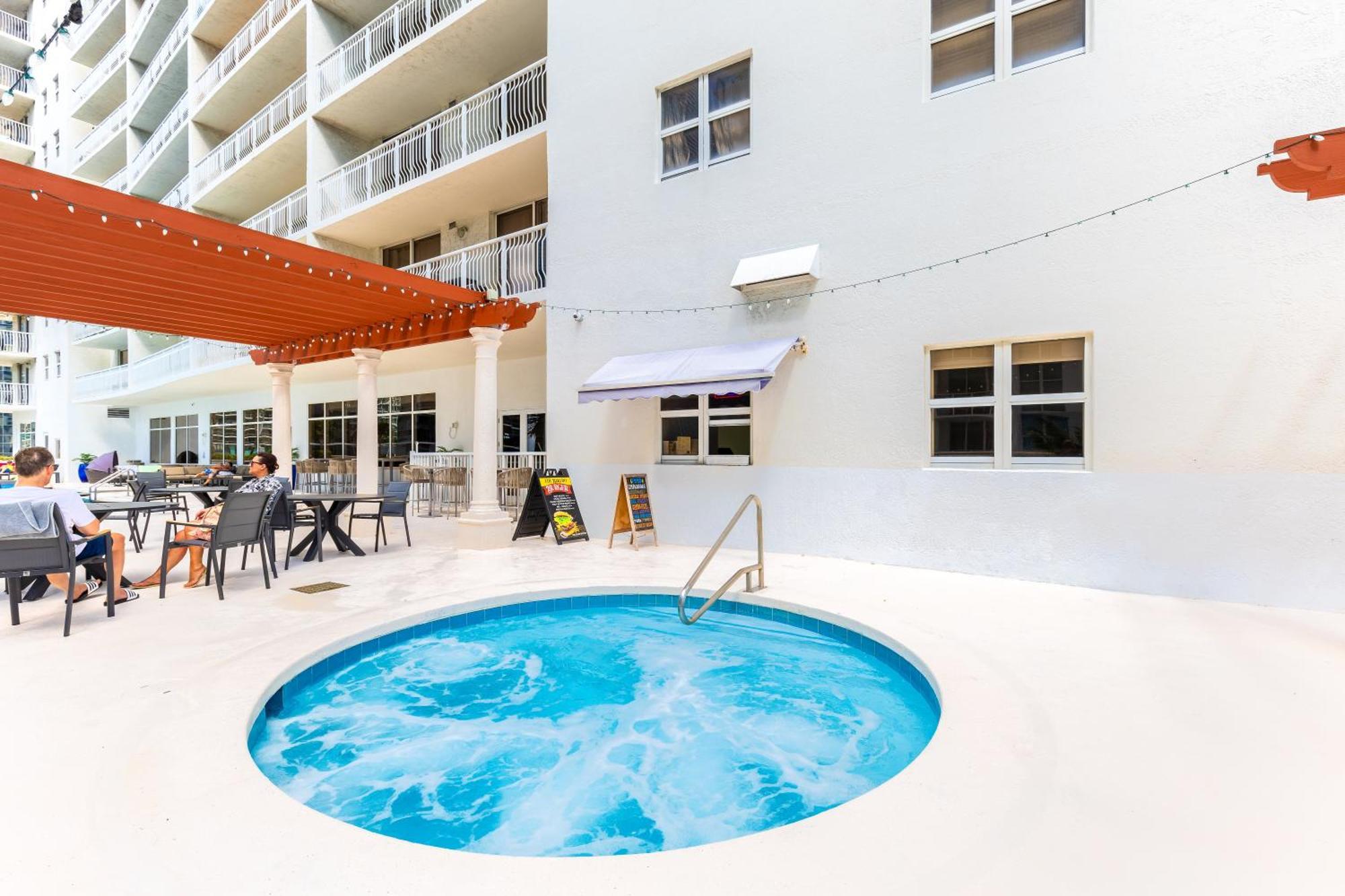 Upscale Brickell 3 Bedroom With Water Views And Free Parking Маями Екстериор снимка