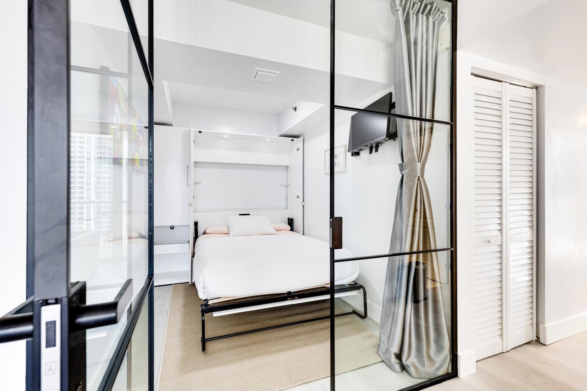 Upscale Brickell 3 Bedroom With Water Views And Free Parking Маями Екстериор снимка